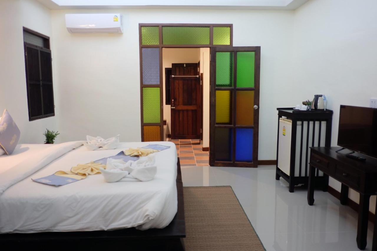 Rainforest Huahin Village Hotel エクステリア 写真